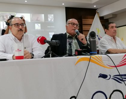 ‘María Angula, devuélvenos el dinero que nos quitaste’, le dice Jorge Delgado, presidente del COE, a Sebastián Palacios, ministro del Deporte